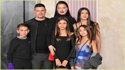 Is Adriana Lima An Only Child?